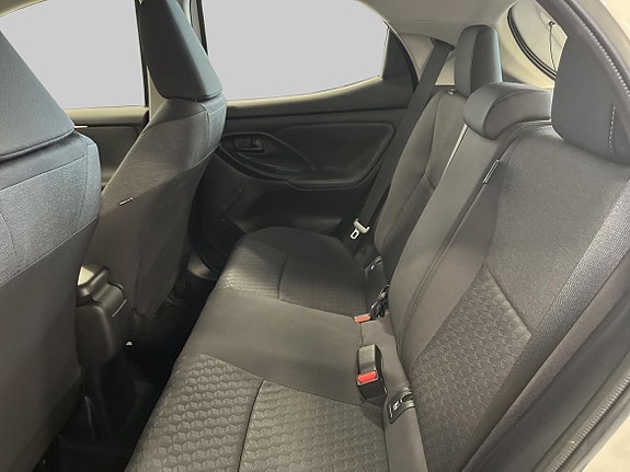 Toyota Yaris 11 of 22
