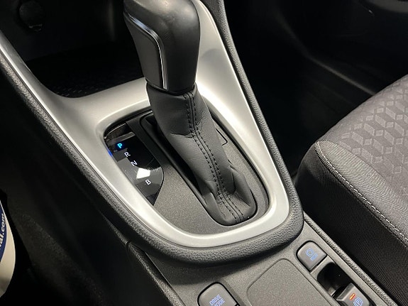 Toyota Yaris 18 of 22