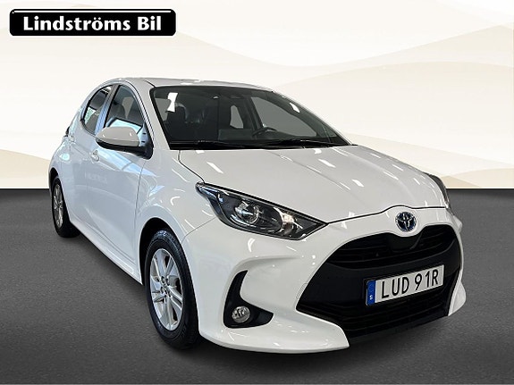 Toyota Yaris 3 of 22