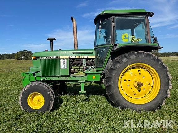 Traktor John Deere 4040 2 of 6