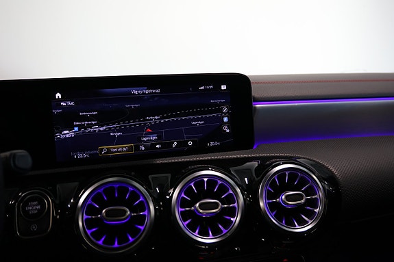 Mercedes-Benz CLA200 21 of 24