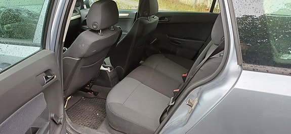 Opel Astra 5 of 8