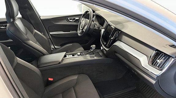 Volvo XC60 3 of 12