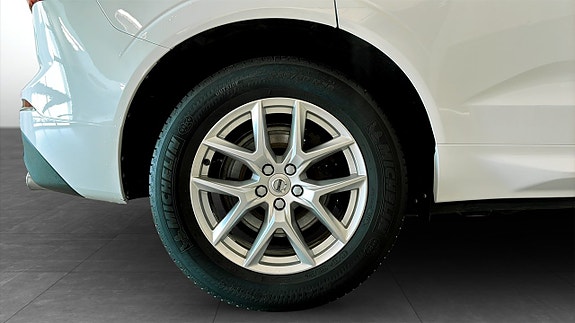 Volvo XC60 9 of 12