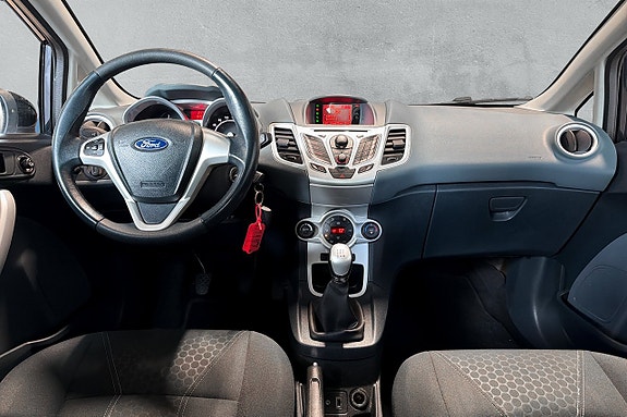 Ford Fiesta 13 of 17