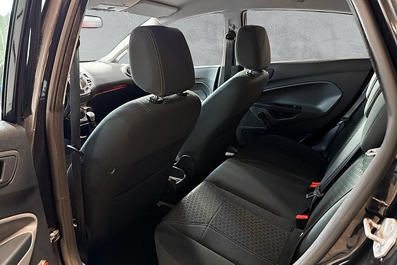 Ford Fiesta 15 of 17