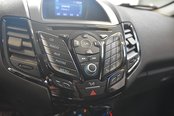 Ford Fiesta 13 of 17