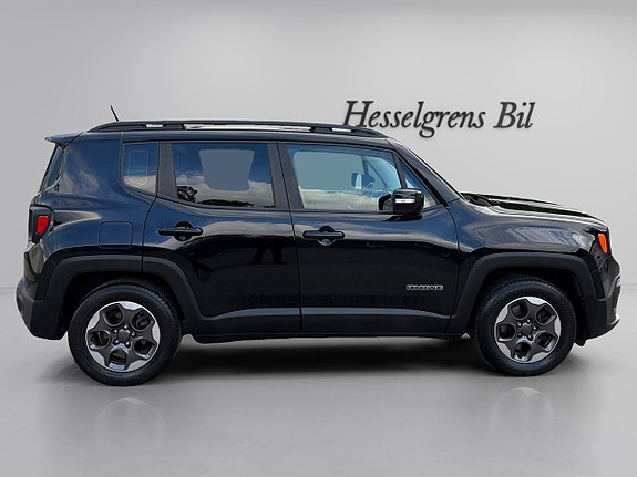 Jeep Renegade 5 of 16