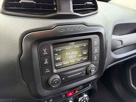 Jeep Renegade 13 of 16