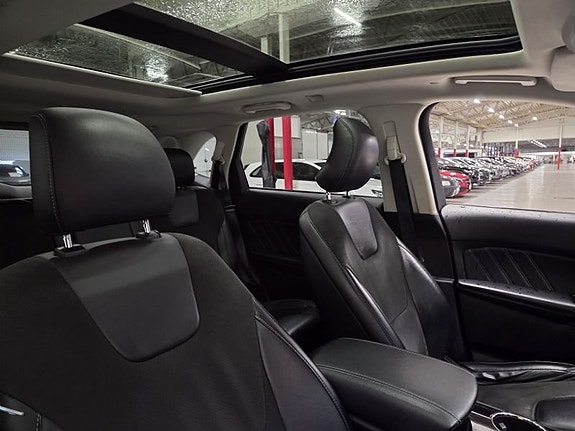 Ford Edge 4 of 10