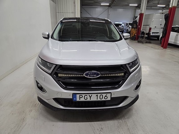 Ford Edge 2 of 10