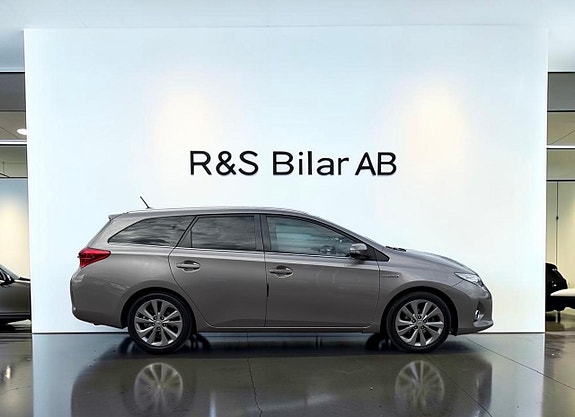 Toyota Auris 10 of 14