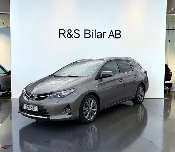 Toyota Auris 2 of 14
