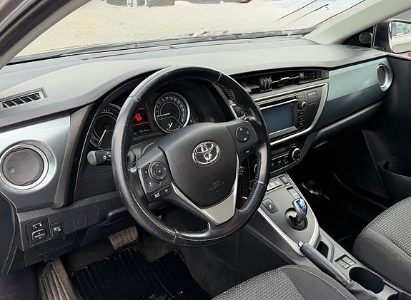 Toyota Auris 11 of 14