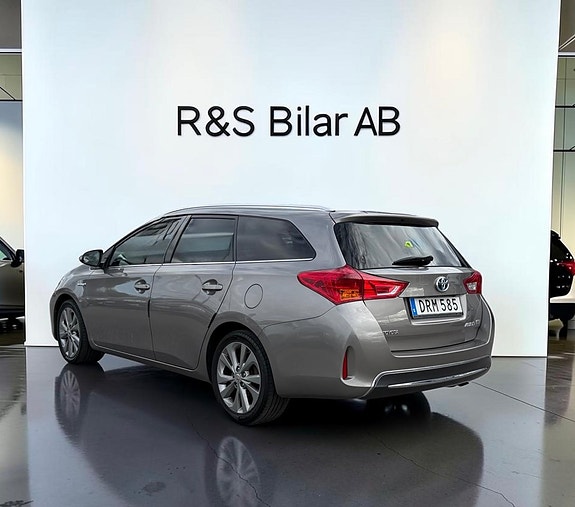 Toyota Auris 5 of 14