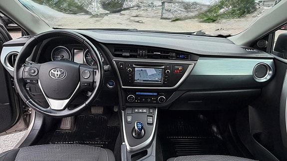 Toyota Auris 13 of 14