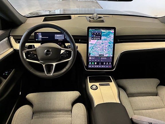 Volvo EX90 16 of 24