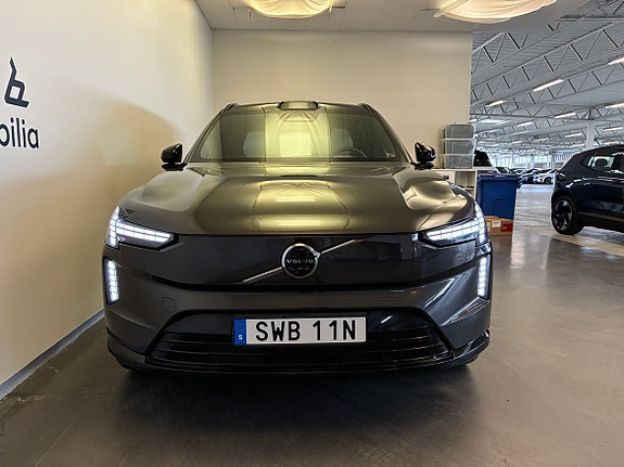 Volvo EX90 2 of 24