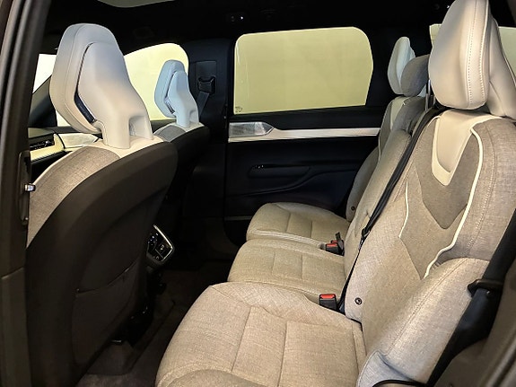 Volvo EX90 18 of 24