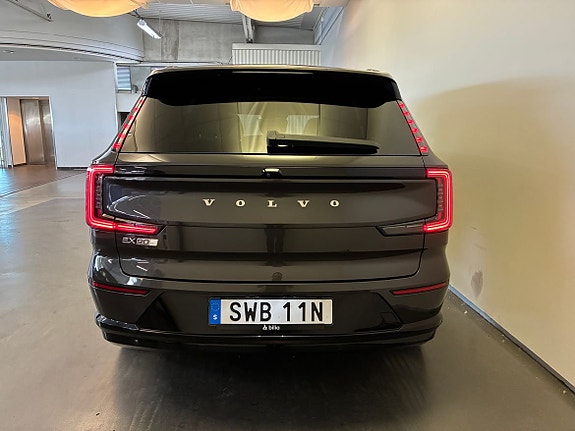 Volvo EX90 7 of 24
