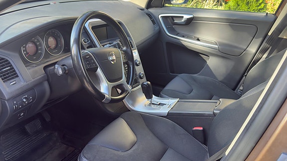 Volvo XC60 4 of 5