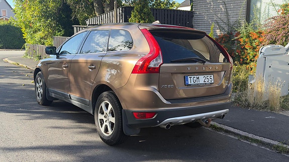 Volvo XC60 3 of 5