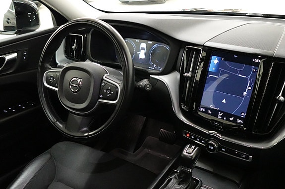 Volvo XC60 8 of 28