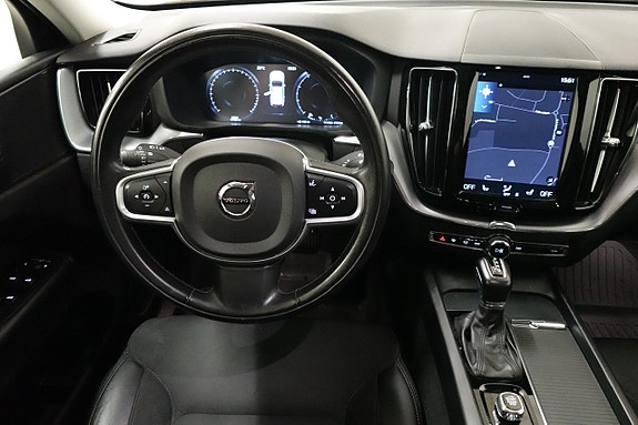 Volvo XC60 7 of 28
