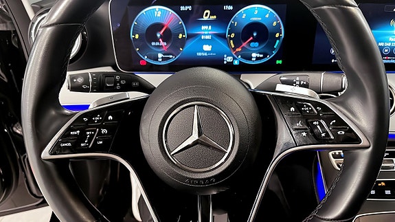 Mercedes-Benz E300 14 of 20