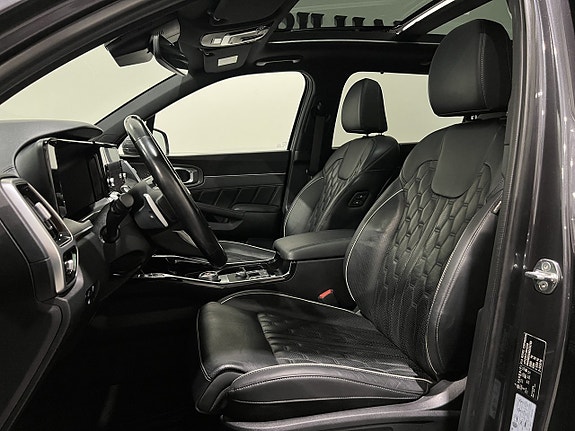 Kia Sorento 7 of 30