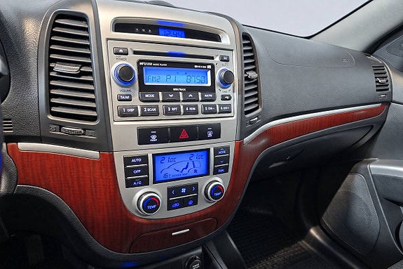 Hyundai Santa Fe 22 of 28