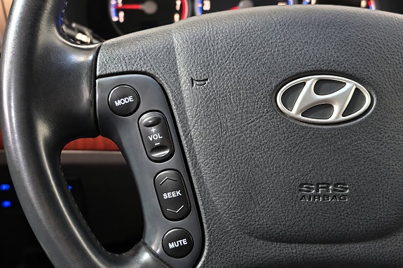 Hyundai Santa Fe 19 of 28