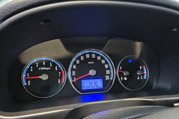 Hyundai Santa Fe 18 of 28
