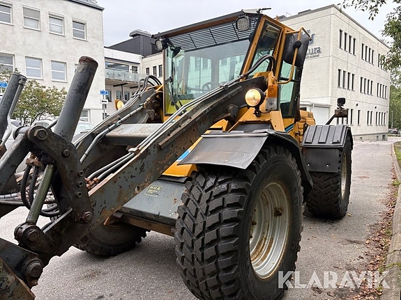 Redskapsbärare Wille 745 med vikplog, sandspr 4 of 6