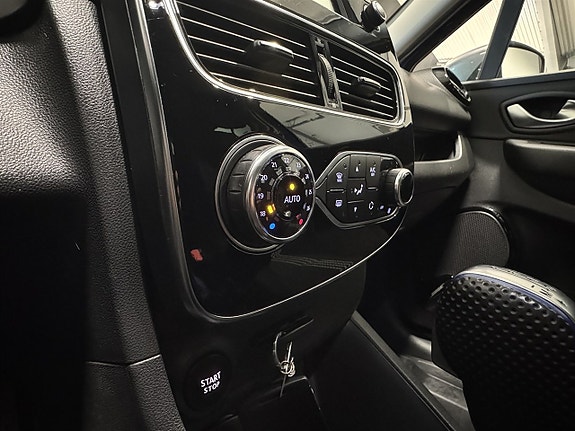 Renault Clio 12 of 15