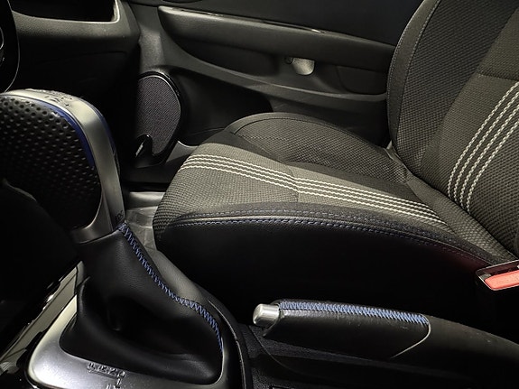 Renault Clio 10 of 15