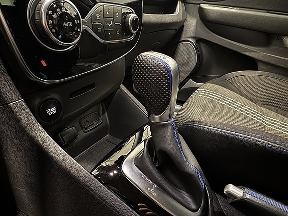 Renault Clio 9 of 15
