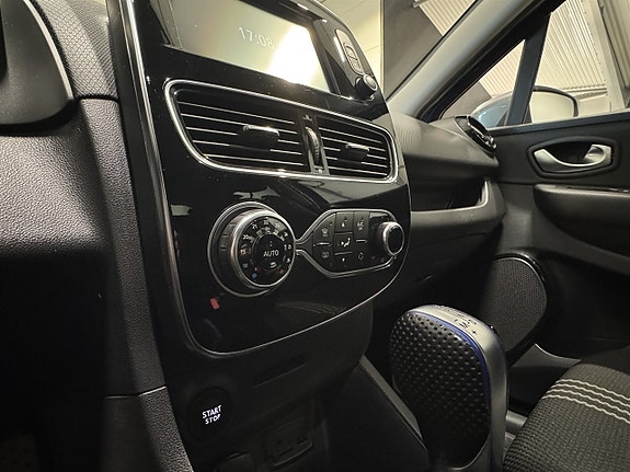 Renault Clio 11 of 15