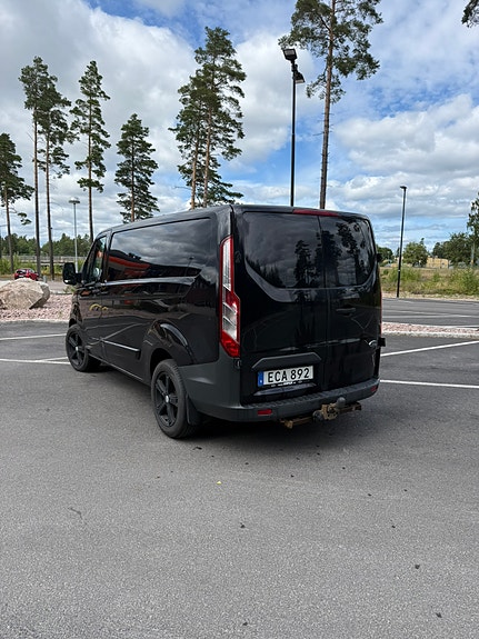 Ford Transit Custom 2 of 5