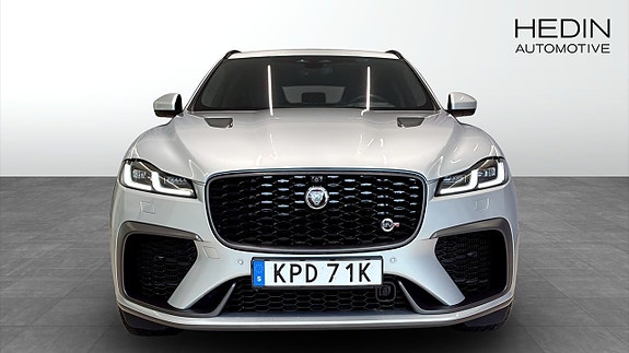 Jaguar F-PACE 8 of 16