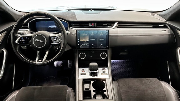 Jaguar F-PACE 4 of 16