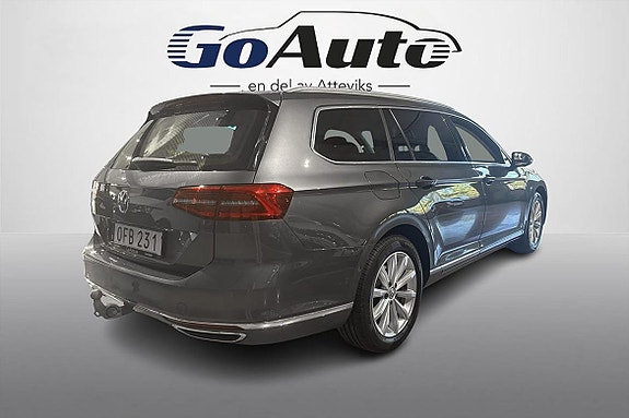Volkswagen Passat 3 of 19