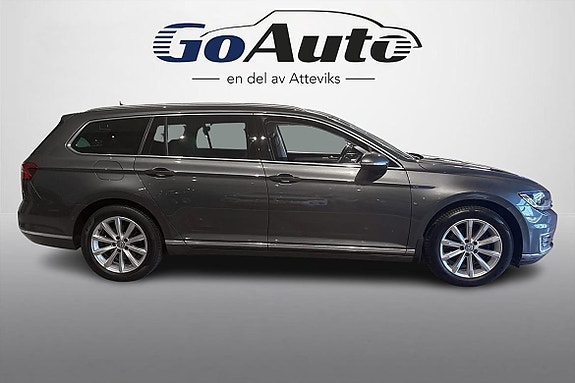 Volkswagen Passat 2 of 19