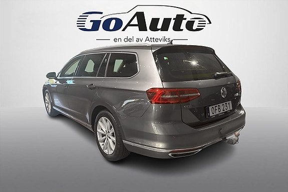 Volkswagen Passat 4 of 19