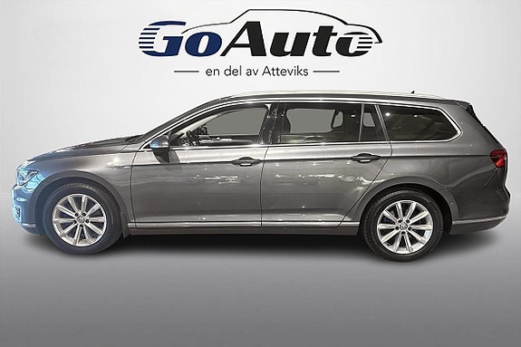 Volkswagen Passat 5 of 19