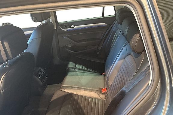 Volkswagen Passat 8 of 19