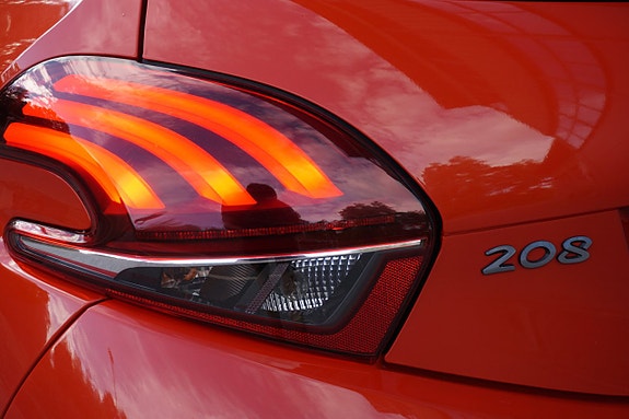 Peugeot 208 14 of 30