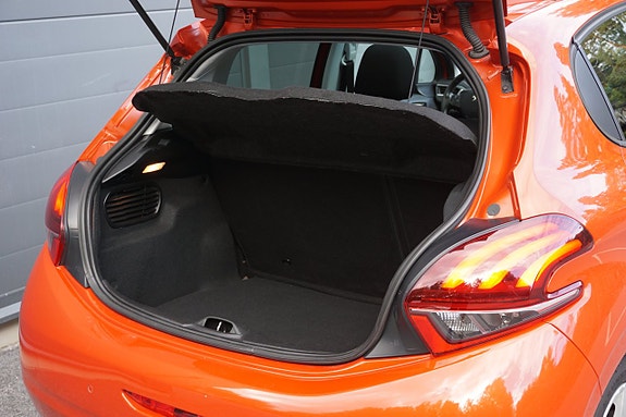 Peugeot 208 11 of 30