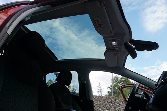Peugeot 208 15 of 30