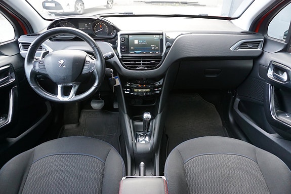 Peugeot 208 2 of 30